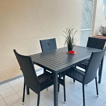 Modern One Bedroom Flat In Yucca Park דירה
