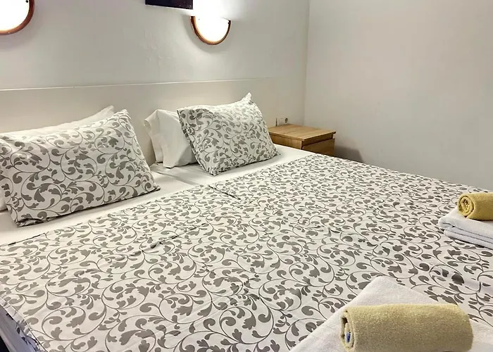 Modern One Bedroom Flat In Yucca Park アデヘ